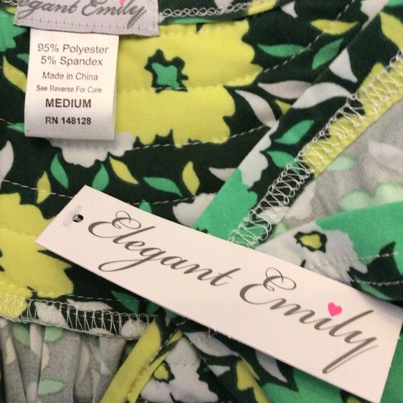 Elegant Emily Women's Green Floral Print Short Sleeve Button Down Duster Gown - Picture 7 of 11